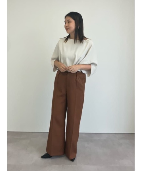 UR'S(ユアーズ)の「デザインドルマンスリーブリラックストップス(Tシャツ/カットソー・レディース・アイボリー/グレイッシュベージュ/チャコール・L/M/S)」の6枚目の写真