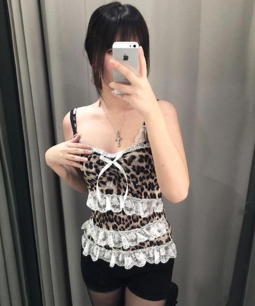 ヒョウ柄キャミソール レース装飾付き