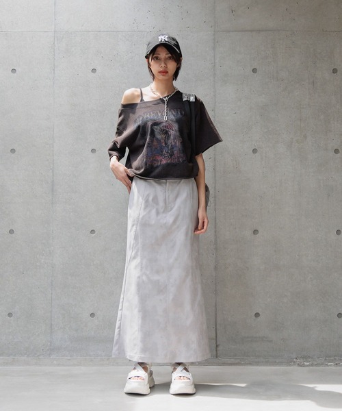 PAGEBOY(ページボーイ)の「ルーズネックミニウラケロックTシャツ(Tシャツ/カットソー・レディース・チャコールグレー/ベージュ系その他/グリーン系その他2・FREE)」の6枚目の写真