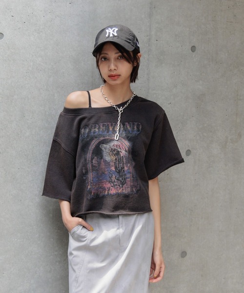 PAGEBOY(ページボーイ)の「ルーズネックミニウラケロックTシャツ(Tシャツ/カットソー・レディース・チャコールグレー/ベージュ系その他/グリーン系その他2・FREE)」の8枚目の写真