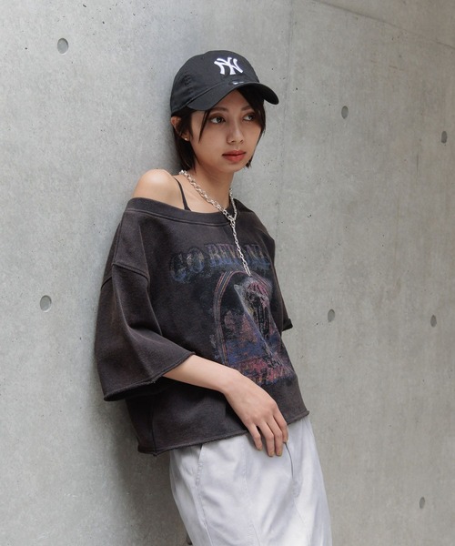 PAGEBOY(ページボーイ)の「ルーズネックミニウラケロックTシャツ(Tシャツ/カットソー・レディース・チャコールグレー/ベージュ系その他/グリーン系その他2・FREE)」の11枚目の写真