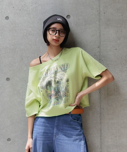 PAGEBOY(ページボーイ)の「ルーズネックミニウラケロックTシャツ(Tシャツ/カットソー・レディース・チャコールグレー/ベージュ系その他/グリーン系その他2・FREE)」の21枚目の写真