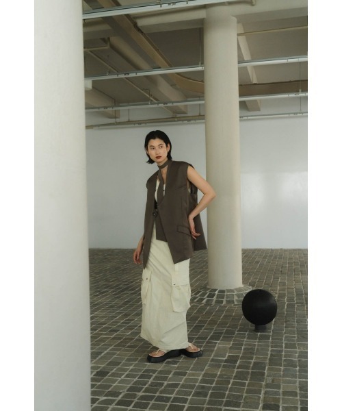 Knuth Marf(クヌースマーフ)の「2way collarless gilet(unisex)(ベスト・レディース・グレイッシュベージュ・FREE)」の9枚目の写真