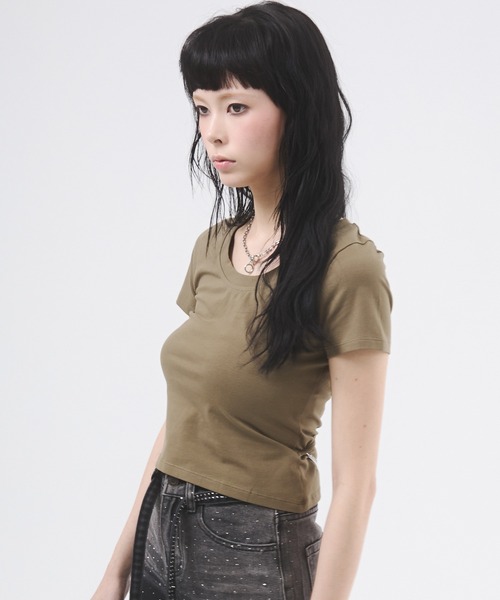 d.i.a.(ダイヤ)の「バックオープンチェーンTシャツ(Tシャツ/カットソー・レディース・イエロー/カーキ/ホワイト/ブラック・FREE)」の5枚目の写真