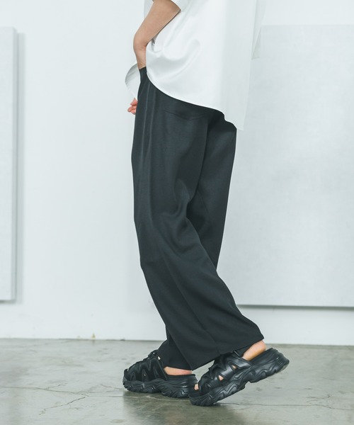 LAKOLE（ラコレ）の「ツイストトラウザー / 497583（その他パンツ・メンズ・チャコールグレー/ブラック/ブラウン・LARGE/MEDIUM）」の2枚目の写真