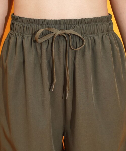 THE SHOP TK (ザ ショップ ティーケー )の「【mizugiwa/ラッシュガード】ショートパンツ/セットアップ可/接触冷感/UVケア/洗濯機OK(その他パンツ・レディース・ブラック/カーキ・12/13)」の18枚目の写真