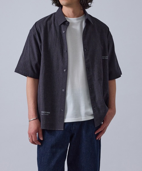 ADAM ET ROPE'(アダムエロペ)の「ウーブンコットンリラックスシャツ(シャツ/ブラウス・メンズ・オフホワイト/チャコールグレー・LL/M/L)」の2枚目の写真