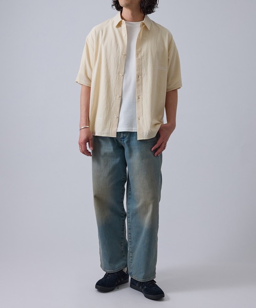 ADAM ET ROPE'(アダムエロペ)の「ウーブンコットンリラックスシャツ(シャツ/ブラウス・メンズ・オフホワイト/チャコールグレー・LL/M/L)」の8枚目の写真