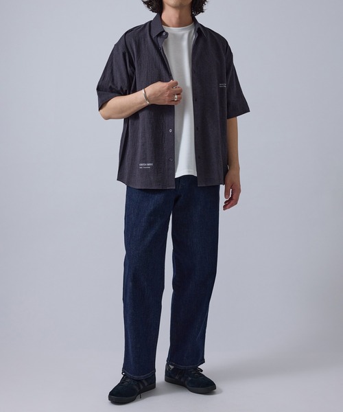 ADAM ET ROPE'(アダムエロペ)の「ウーブンコットンリラックスシャツ(シャツ/ブラウス・メンズ・オフホワイト/チャコールグレー・LL/M/L)」の7枚目の写真