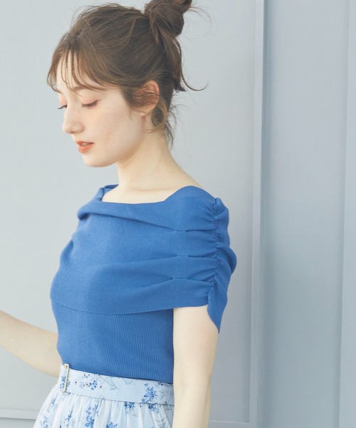 12Twelve Agenda(トゥエルブ アジェンダ)の「サイドドロストドレープオフショルフレンチスリーブニットプルオーバー(ニット/セーター・レディース・ブラック/グリーン/オフホワイト/ブルー・M)」の6枚目の写真