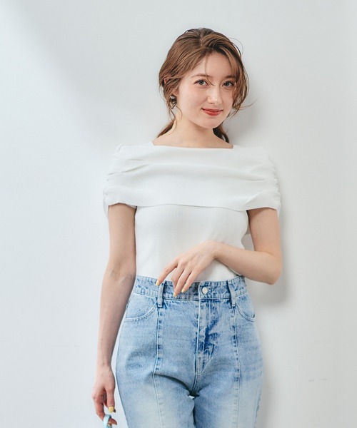 12Twelve Agenda(トゥエルブ アジェンダ)の「サイドドロストドレープオフショルフレンチスリーブニットプルオーバー(ニット/セーター・レディース・ブラック/グリーン/オフホワイト/ブルー・M)」の19枚目の写真