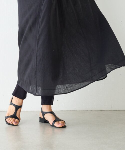 新品タグ付き BEARDSLEY フロントフリルワンピース BEARDSLEY（ビアズリー）の「フロントフリルワンピース（ワンピース