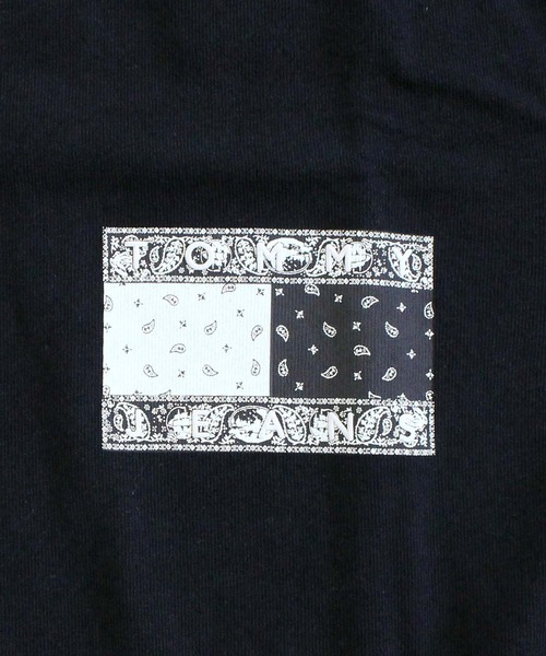 TOMMY HILFIGER(トミーヒルフィガー)の「TJM ペイズリーフラッグバックプリントTシャツ TJM REG PAISLEY FLAG TEE EXT(Tシャツ/カットソー・メンズ・ホワイト/ブラック・XL/L/M)」の8枚目の写真