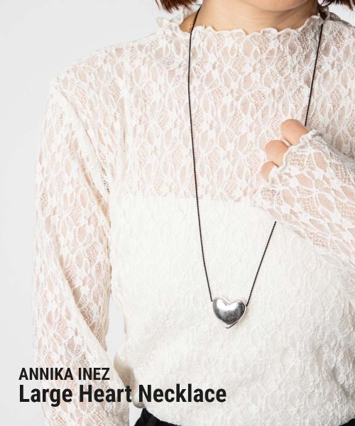 ANNIKA INEZ（アニカイネズ）の「ANNIKA INEZ Heart Necklace, Lrg アニカ イネズ ハート ネックレス（ネックレス・レディース・シルバー・FREE）」の2枚目の写真