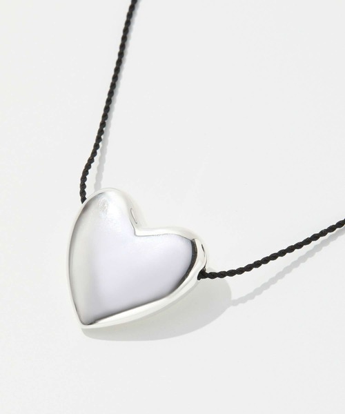ANNIKA INEZ（アニカイネズ）の「ANNIKA INEZ Heart Necklace, Lrg アニカ イネズ ハート ネックレス（ネックレス・レディース・シルバー・FREE）」の4枚目の写真