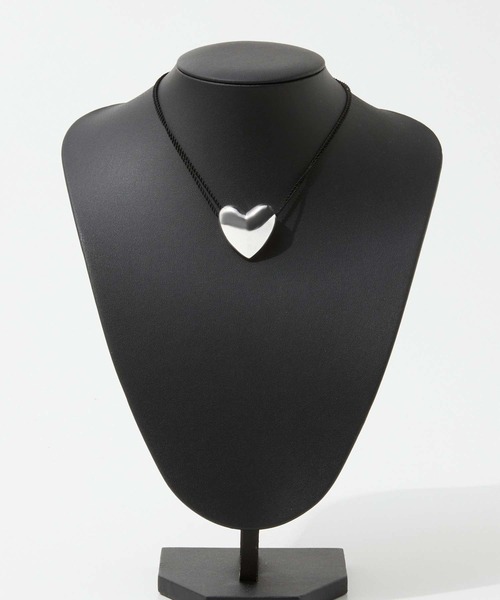 ANNIKA INEZ（アニカイネズ）の「ANNIKA INEZ Heart Necklace, Lrg アニカ イネズ ハート ネックレス（ネックレス・レディース・シルバー・FREE）」の7枚目の写真