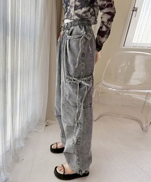 perky room（パーキールーム）の「ワイドシルエットデニムカーゴパンツ（カーゴパンツ）」