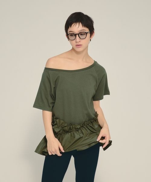 eL(エル)の「【eL】Random Frili TEE/575718(Tシャツ/カットソー・レディース・ブラック/カーキ・FREE)」の13枚目の写真