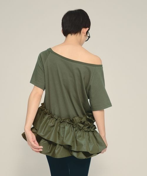 eL(エル)の「【eL】Random Frili TEE/575718(Tシャツ/カットソー・レディース・ブラック/カーキ・FREE)」の14枚目の写真