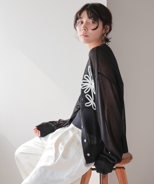 SOTT（ソット）の「Sheer Embroidery Cardigan／シアー刺繍カーディガン（カーディガン/ボレロ・レディース・ホワイト/ブラック・FREE）」の8枚目の写真