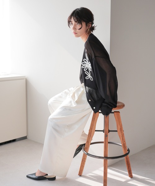 SOTT（ソット）の「Sheer Embroidery Cardigan／シアー刺繍カーディガン（カーディガン/ボレロ・レディース・ホワイト/ブラック・FREE）」の7枚目の写真