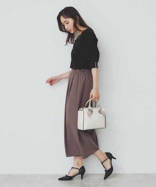 index(インデックス)の「《5色展開》Vネックタックパフスリーブトップス【洗濯機洗い可/UVケア/接触冷感】(Tシャツ/カットソー・レディース・サックスブルー/ナチュラル/ブラウン系その他/チャコールグレー/ブラック・36/42/38/40)」の15枚目の写真