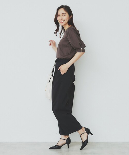 index(インデックス)の「《5色展開》Vネックタックパフスリーブトップス【洗濯機洗い可/UVケア/接触冷感】(Tシャツ/カットソー・レディース・サックスブルー/ナチュラル/ブラウン系その他/チャコールグレー/ブラック・36/42/38/40)」の19枚目の写真