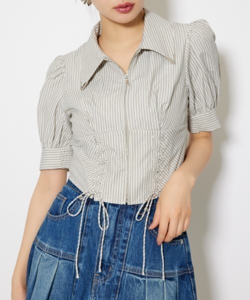rienda(リエンダ)の「コンパクトレースアップブラウス 夏服 半袖 秋服(シャツ/ブラウス・レディース・グレー系その他/ベージュ系その他/ホワイト・MEDIUM/SMALL)」の1枚目の写真