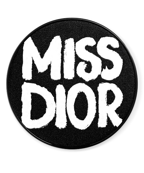 Dior(ディオール)の「ディオールスキン フォーエヴァー クッション ケース(ミス ディオール コレクション 限定品)(その他ビューティーグッズ・レディース・ボールド ブラック/ショッキング ピンク/ワイルド ベージュ・FREE)」の2枚目の写真