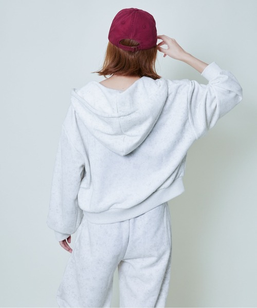 GORGE(ゴージ)の「《ラメ入り×ロゴ刺繍》レディース ジップアップパーカー 長袖 スウェット 春秋冬(パーカー・レディース・ネイビー/オフホワイト/ブラック/ピンク/ブルー/カモフラージュ・F)」の9枚目の写真