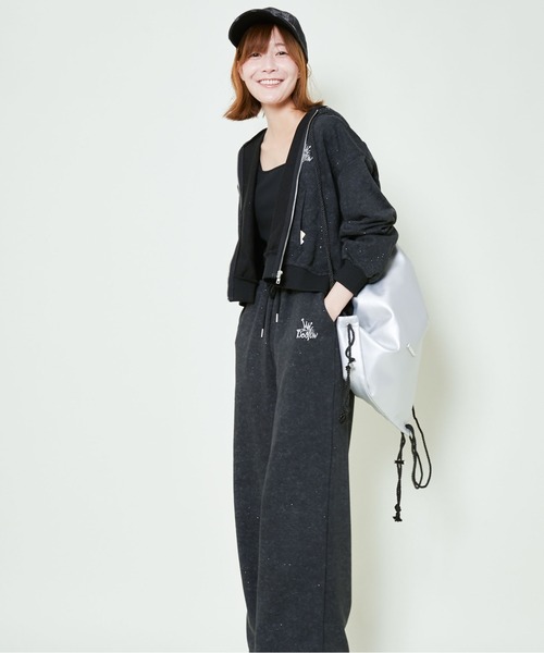 GORGE(ゴージ)の「《ラメ入り×ロゴ刺繍》レディース ジップアップパーカー 長袖 スウェット 春秋冬(パーカー・レディース・ネイビー/オフホワイト/ブラック/ピンク/ブルー/カモフラージュ・F)」の14枚目の写真