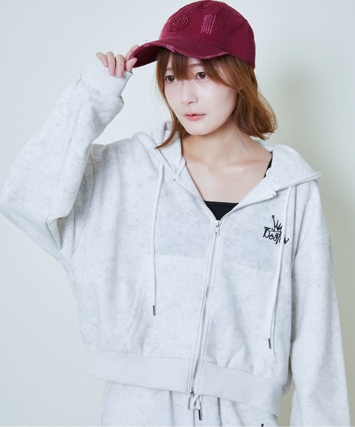 GORGE(ゴージ)の「《ラメ入り×ロゴ刺繍》レディース ジップアップパーカー 長袖 スウェット 春秋冬(パーカー・レディース・ネイビー/オフホワイト/ブラック/ピンク/ブルー/カモフラージュ・F)」の19枚目の写真