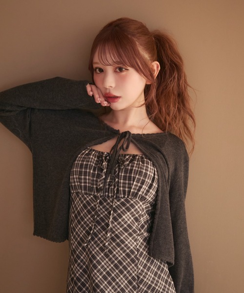 TITTY&CO.（ティティーアンドコー）の「フリルリボンカーディガン（カーディガン/ボレロ・レディース・アイボリー/ブラック/グレー/ベージュ・FREE）」の2枚目の写真