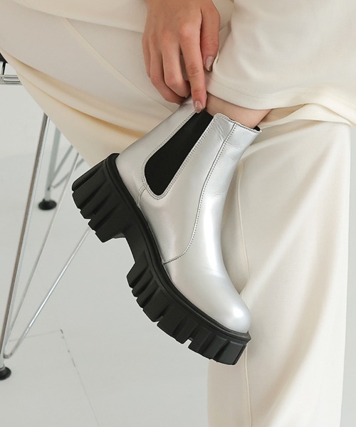 DONOBAN(ドノバン)の「サイドゴアブーツ(ブーツ・レディース・シルバー/アイボリー/ブラック・S/M/L/LL)」の1枚目の写真