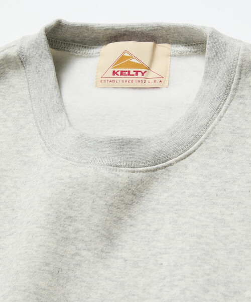 FREAK'S STORE(フリークスストア)の「限定展開 KELTY×FREAK'S STORE/ケルティ 別注 ツアーロゴ バックプリント クルーネックスウェット(スウェット・メンズ・アッシュグレー/ブラック/オリーブ/スミクロ/グレイッシュベージュ・LARGE/MEDIUM/SMALL)」の14枚目の写真