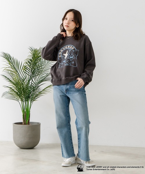 CONVERSE(コンバース)の「【CONVERSE/コンバース】×【TOM AND JERRY/トムとジェリー】オーバーサイズ プリント スウェットトレーナー(スウェット・レディース・ブラック系その他2/ベージュ系その他/ベージュ系その他2/ブラック系その他・LARGE/MEDIUM)」の5枚目の写真