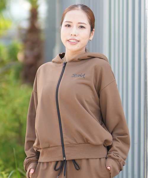 X-girl(エックスガール)の「X-girl SPORTS/エックスガールスポーツ ジップアップパーカー ショート丈 セットアップ対応 155253012001(パーカー・レディース・オフホワイト/ブラック/ブラウン・L/M)」の19枚目の写真