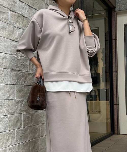 Jena espace merveilleux（ジェナ　エスパスメルヴェイユ）の「【2点セット/再入荷】レイヤードライクセットアップ（ワンピース・レディース・チャコールグレー/ベージュ・FREE）」の2枚目の写真