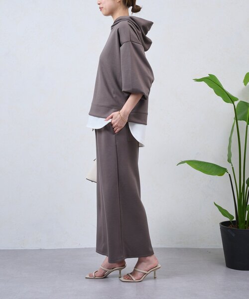 Jena espace merveilleux（ジェナ　エスパスメルヴェイユ）の「【2点セット/再入荷】レイヤードライクセットアップ（ワンピース・レディース・チャコールグレー/ベージュ・FREE）」の5枚目の写真
