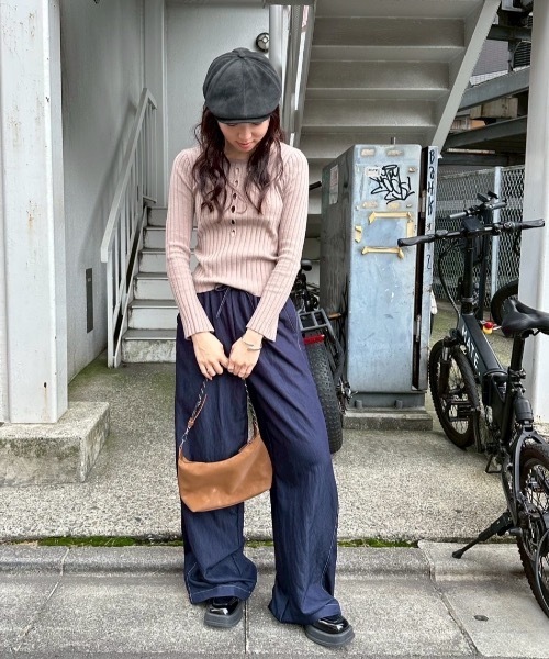 DRWCYS（ドロシーズ）の「サイドラインワイドパンツ（スラックス・レディース・ベージュ/ブルー・FREE）」の13枚目の写真