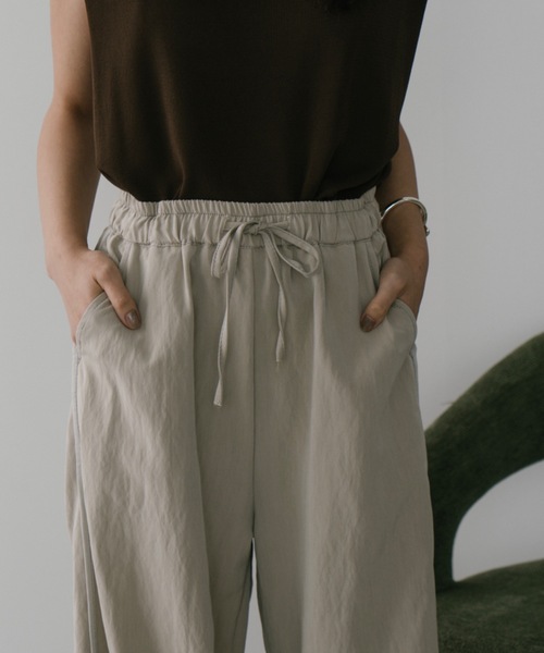 DRWCYS（ドロシーズ）の「サイドラインワイドパンツ（スラックス・レディース・ベージュ/ブルー・FREE）」の18枚目の写真
