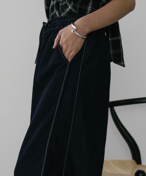 DRWCYS（ドロシーズ）の「サイドラインワイドパンツ（スラックス・レディース・ベージュ/ブルー・FREE）」の8枚目の写真