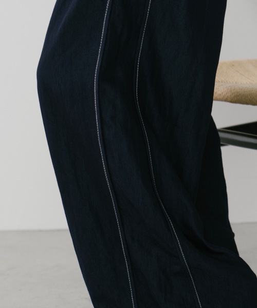 DRWCYS（ドロシーズ）の「サイドラインワイドパンツ（スラックス・レディース・ベージュ/ブルー・FREE）」の6枚目の写真