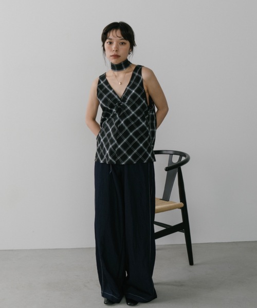 DRWCYS（ドロシーズ）の「サイドラインワイドパンツ（スラックス・レディース・ベージュ/ブルー・FREE）」の3枚目の写真