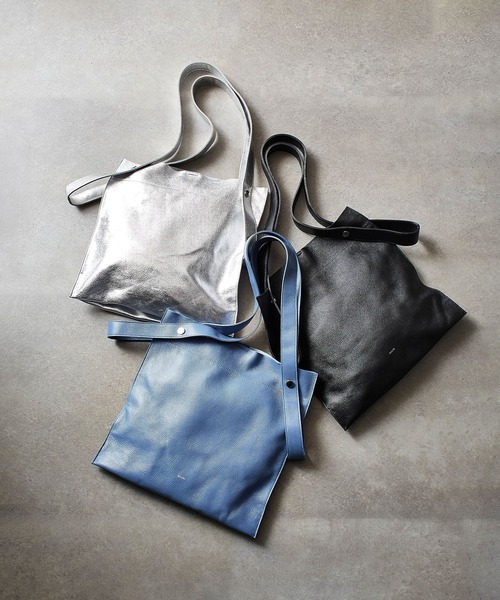 ROSE BUD（ローズバッド）の「(BEAURE)2WAY TOTE BAG（トートバッグ・レディース・ブラック/シルバー/ブルー・ONE SIZE）」の4枚目の写真