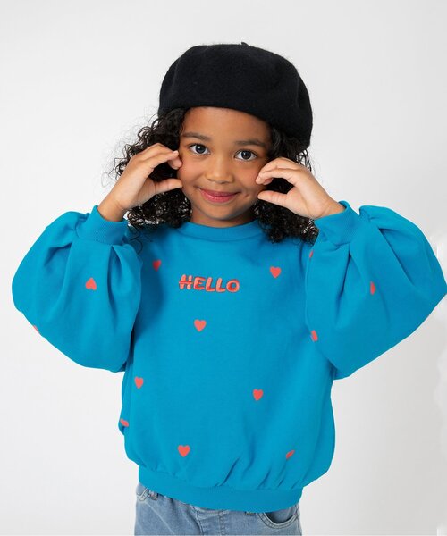 BREEZE（ブリーズ）の「【リンク/ジュニア対応】タックいっぱいトレーナー（スウェット・キッズ・ブルー/ベビーピンク/レッド・80/90/100/110/120/130/140）」の2枚目の写真