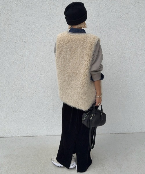 LBC（エルビーシー）の「チェーンステッチ刺繍ロゴ裏毛プルオーバー（スウェット・レディース・ナチュラル/ブルー/チャコール/ベージュ・M/L）」の17枚目の写真