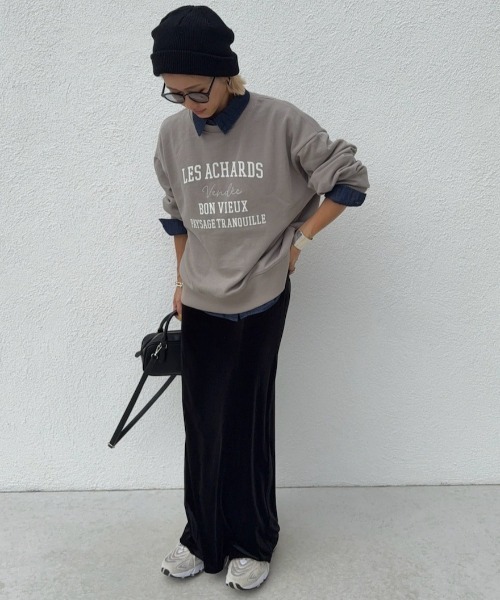 LBC（エルビーシー）の「チェーンステッチ刺繍ロゴ裏毛プルオーバー