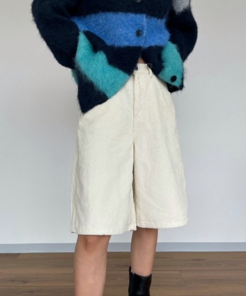 AMAIL（アマイル）の「Corduroy Shorts（その他パンツ・レディース・ダークブラウン/アイボリー・MEDIUM/SMALL）」の5枚目の写真