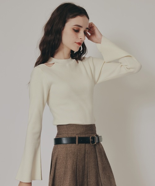 REDYAZEL（レディアゼル）の「カットアウトリブニットトップス（ニット/セーター・レディース・オフホワイト/ブラック/ブルー/チャコールグレー/オレンジ/ブラウン・FREE）」の2枚目の写真